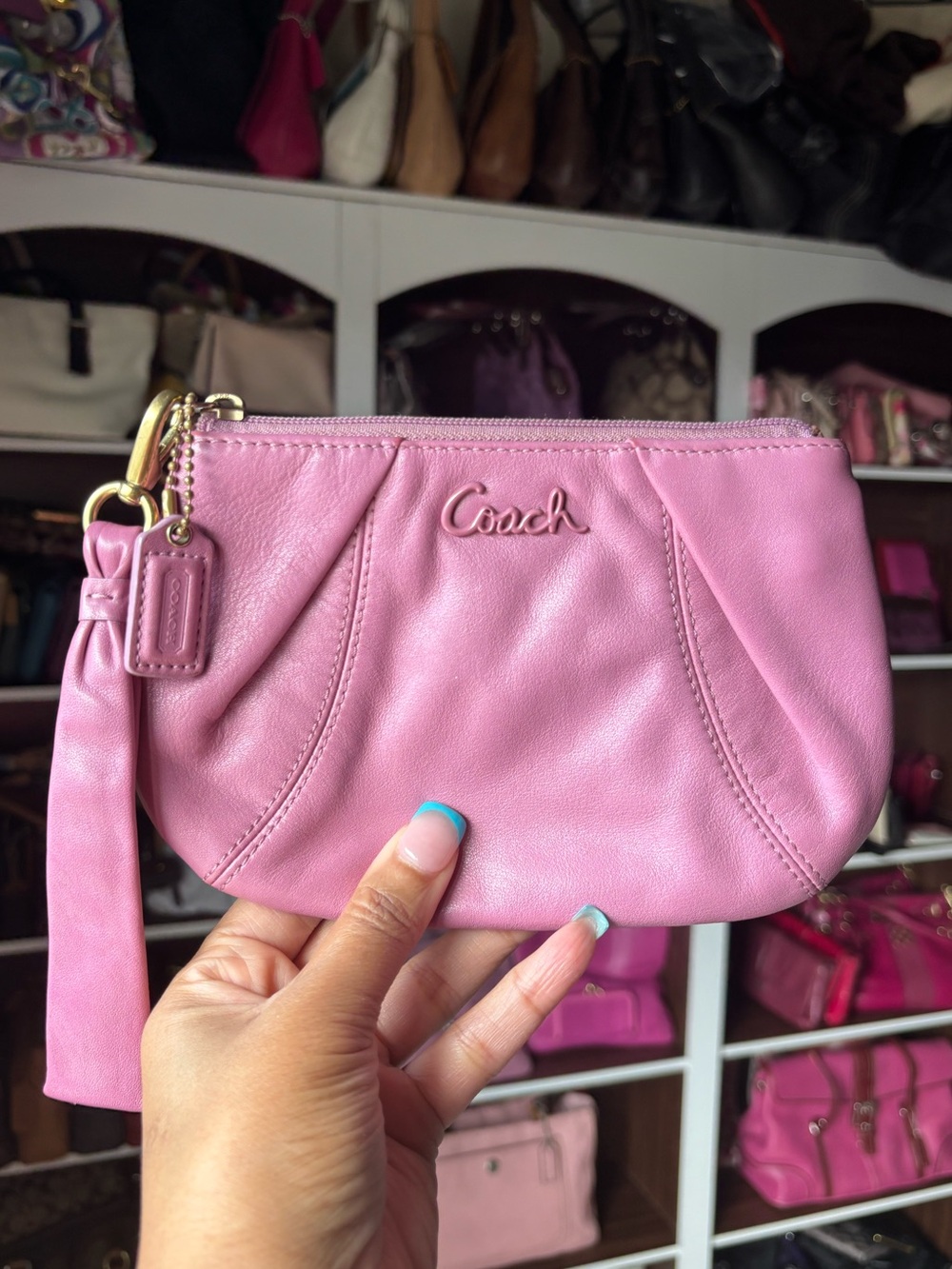 💕COACH Ashley Pleated Wristlet💕